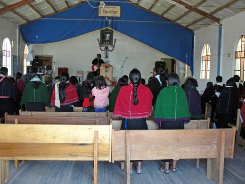SQ Sunday morning fr back of church